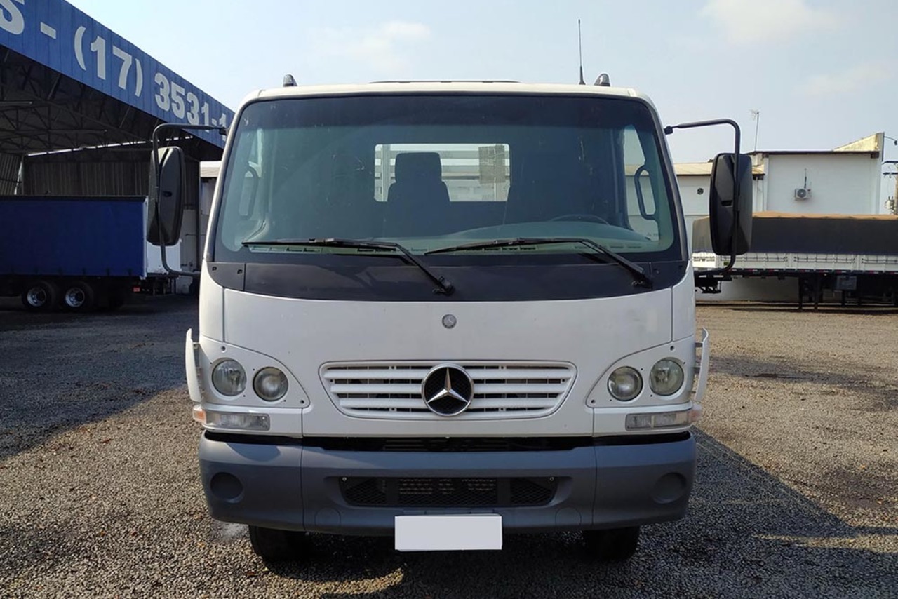 Mercedes Benz Accelo 915 - 06/06 6