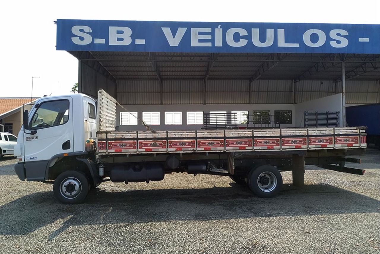 Mercedes Benz Accelo 915 - 06/06 10