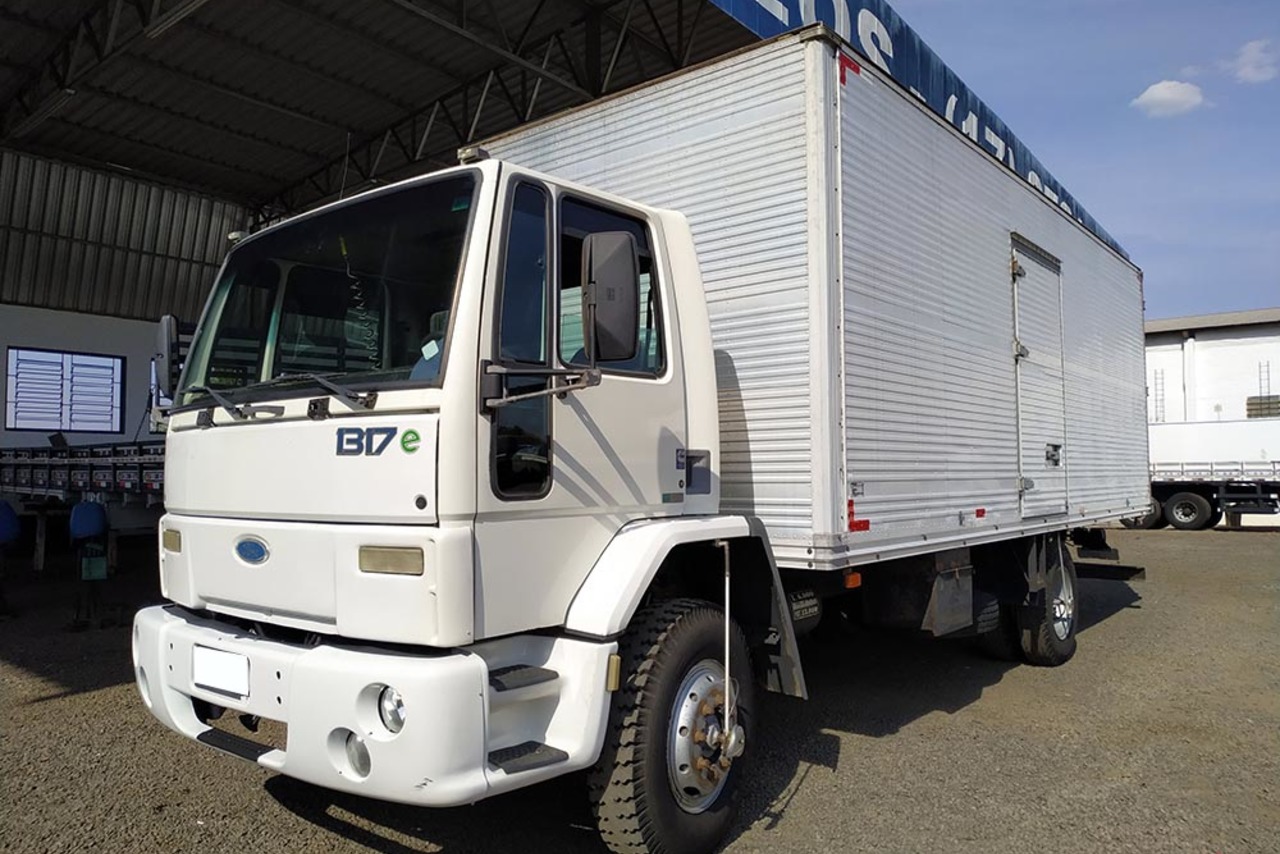Ford Cargo1317 - 06/06 6