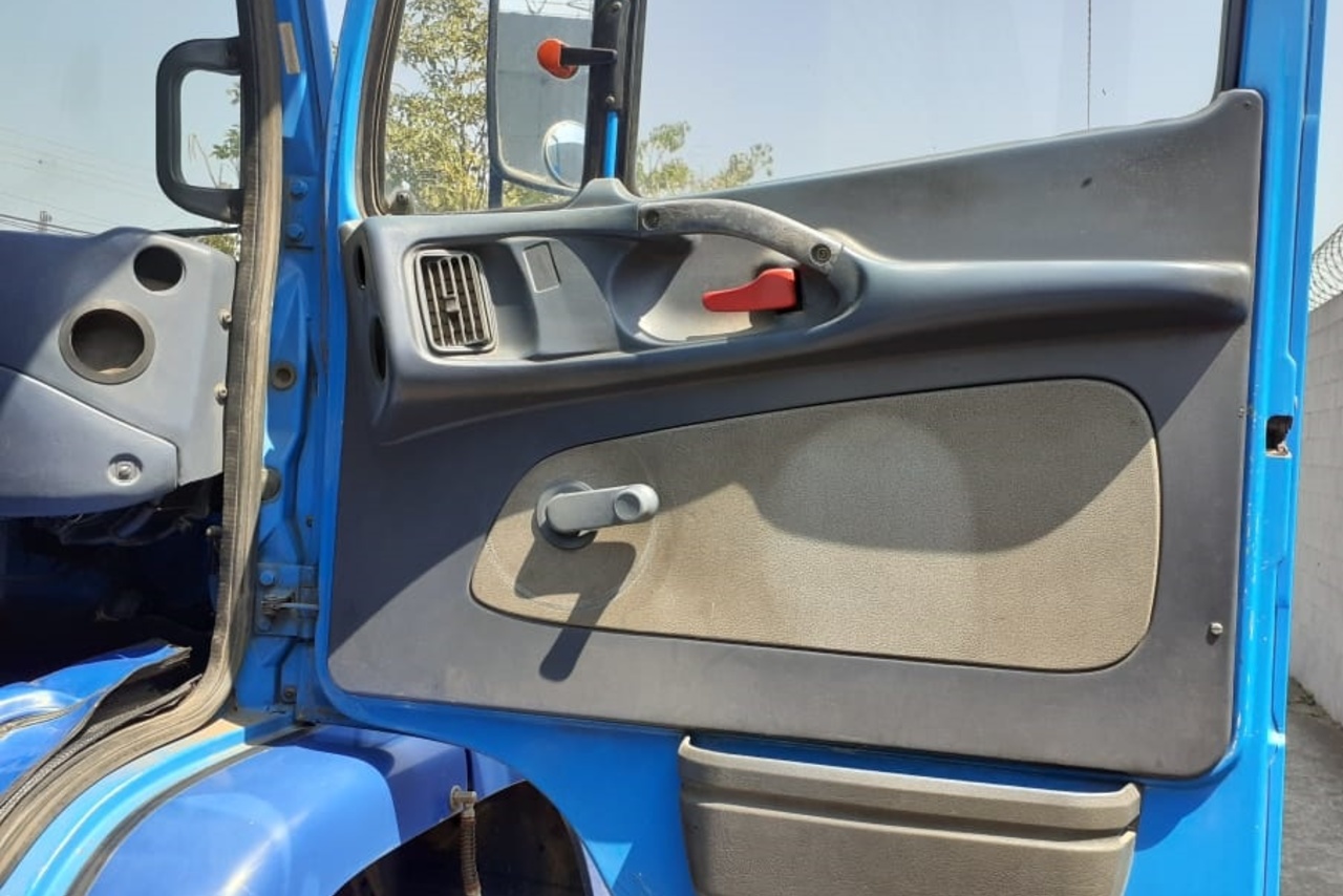Mercedes Benz MB 1218 - 99/99 32