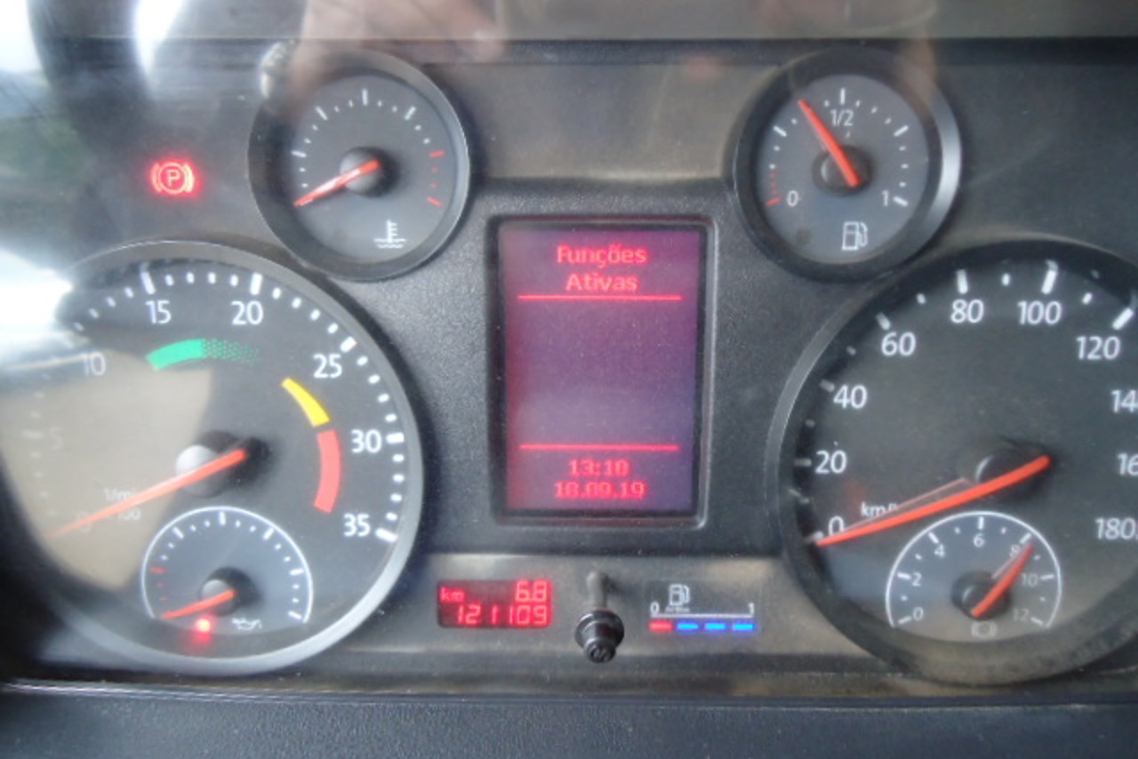 Volkswagen 10-160 E Delivery - 13/13 9