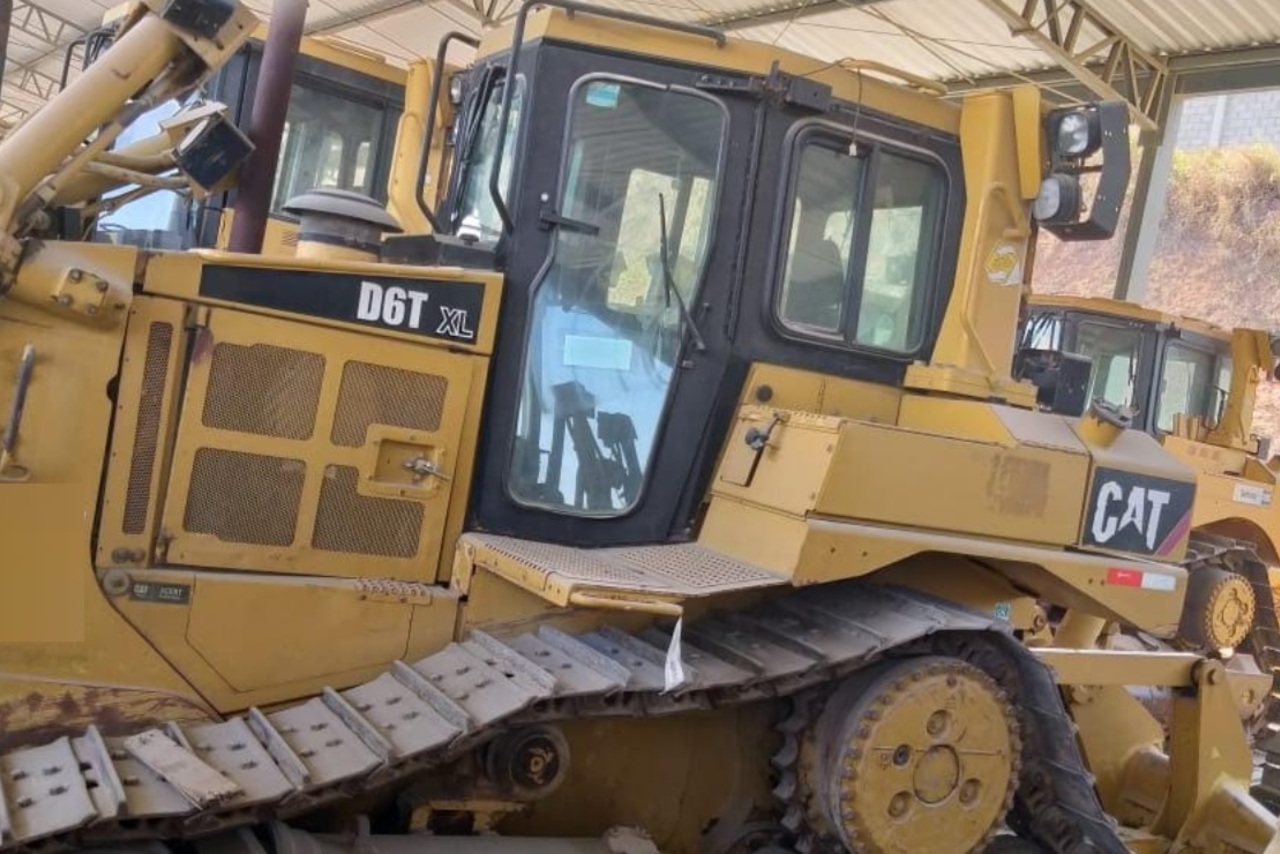 Caterpillar D6T XL - 08/08 3