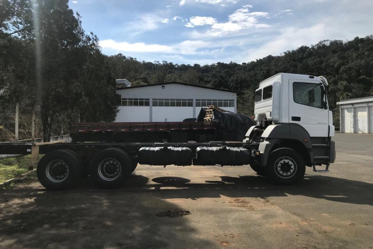 Mercedes Benz MB3344 Plataforma - 12 2