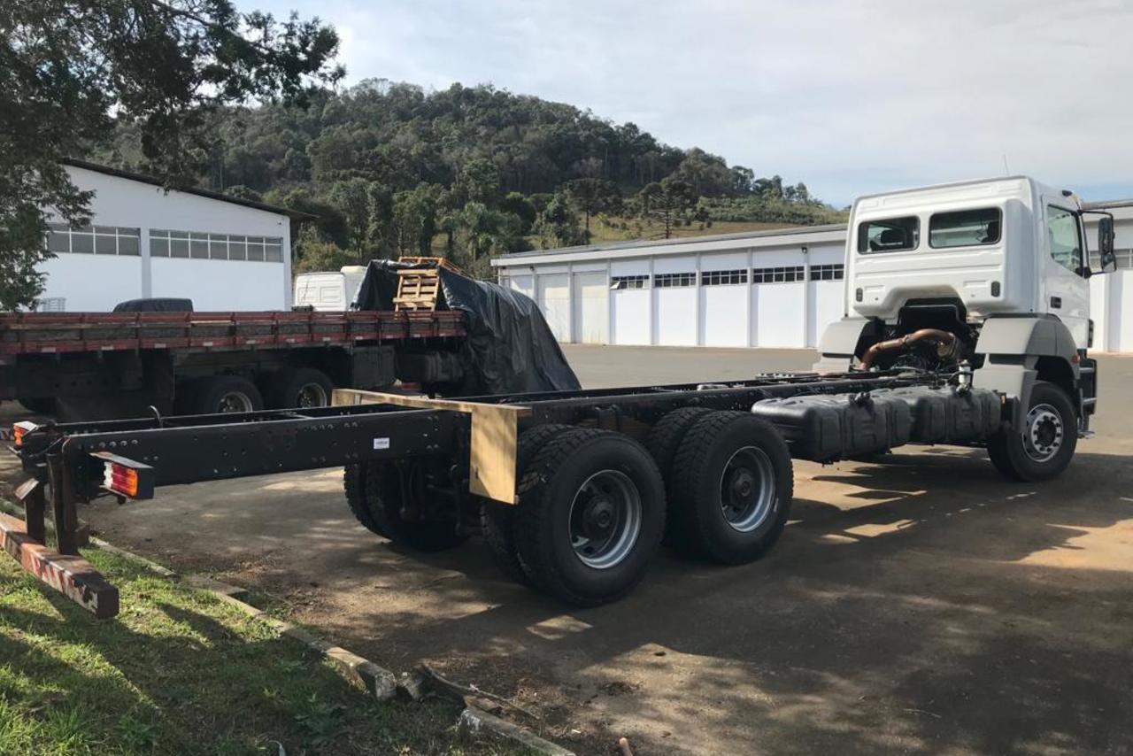 Mercedes Benz MB3344 Plataforma - 12 4