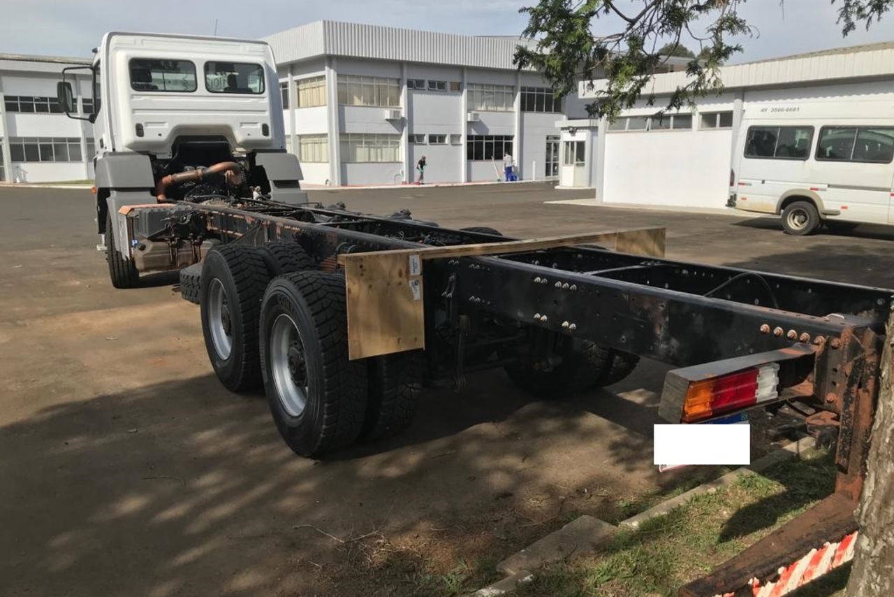 Mercedes Benz MB3344 Plataforma - 12 9