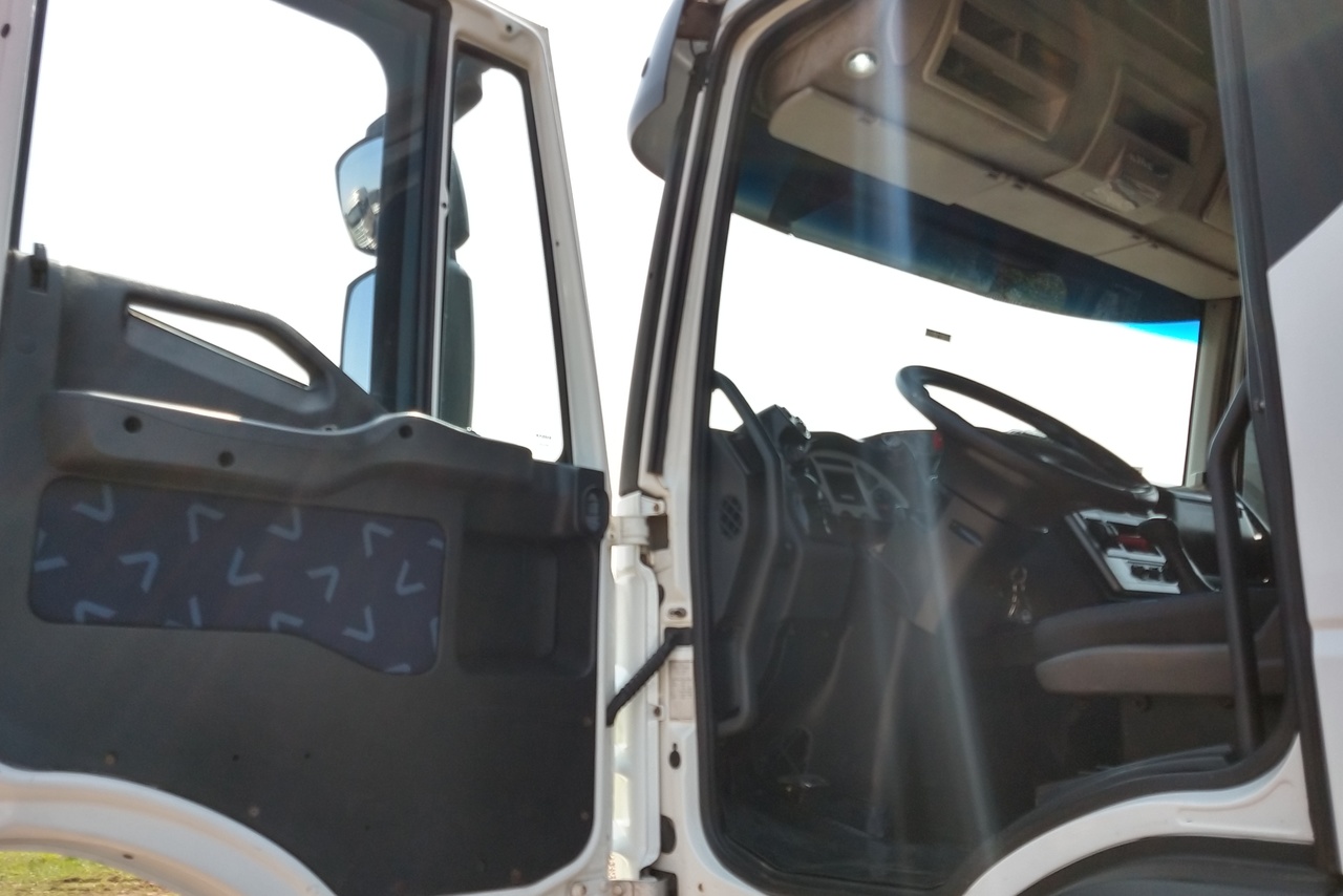 Iveco Stralis 380 - 08/09 7