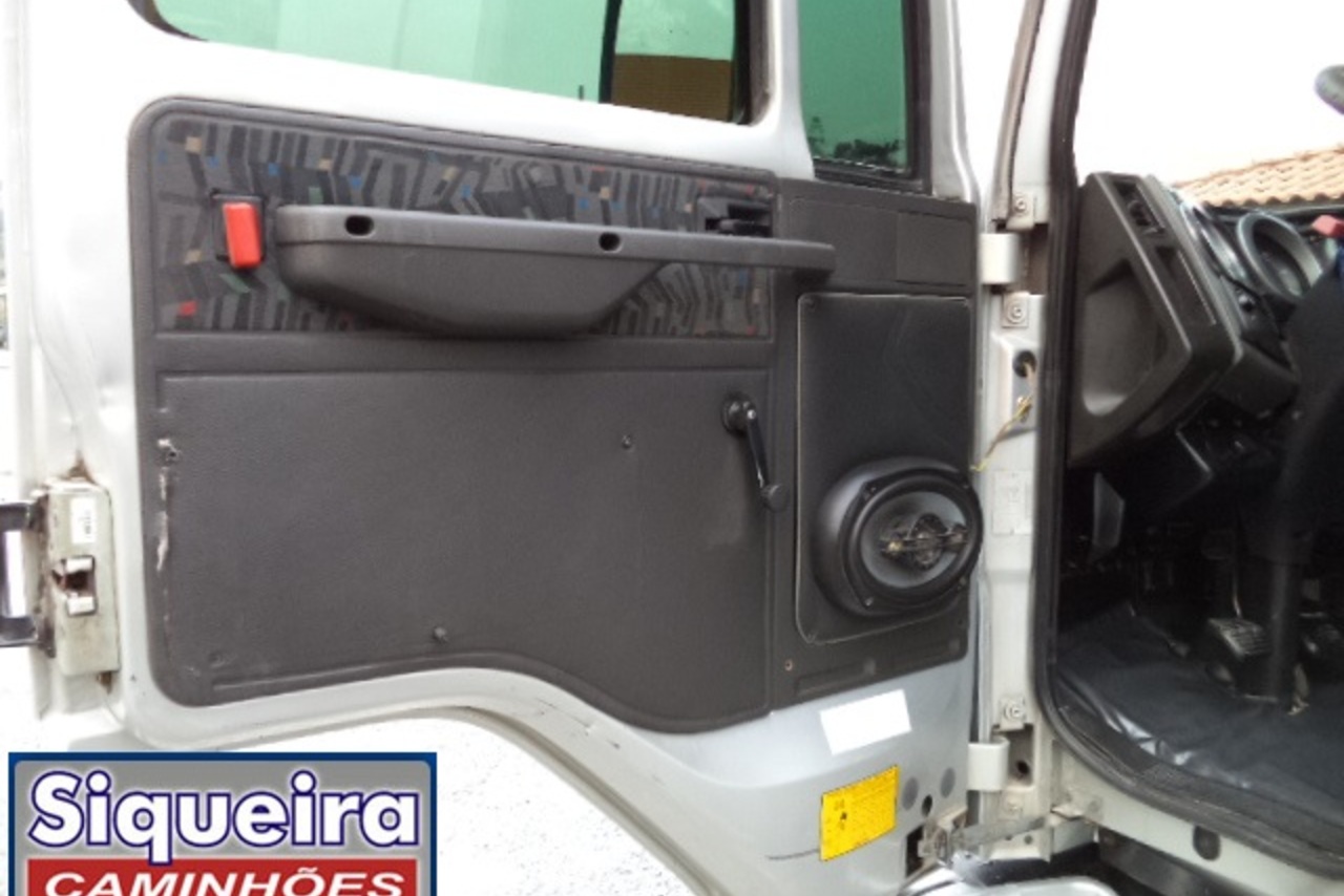Ford Cargo2428 - 10/11 10