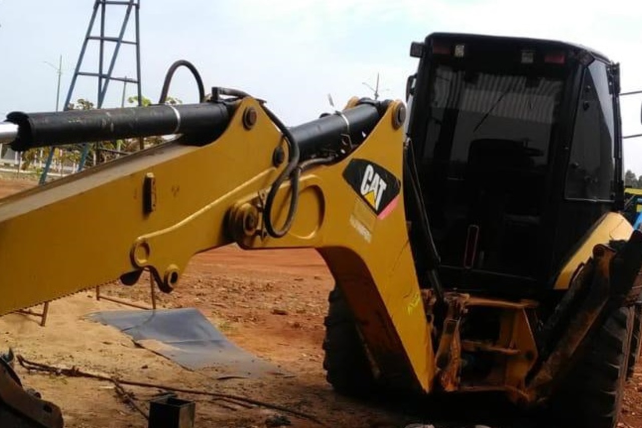 Caterpillar 416E - 13/13 2