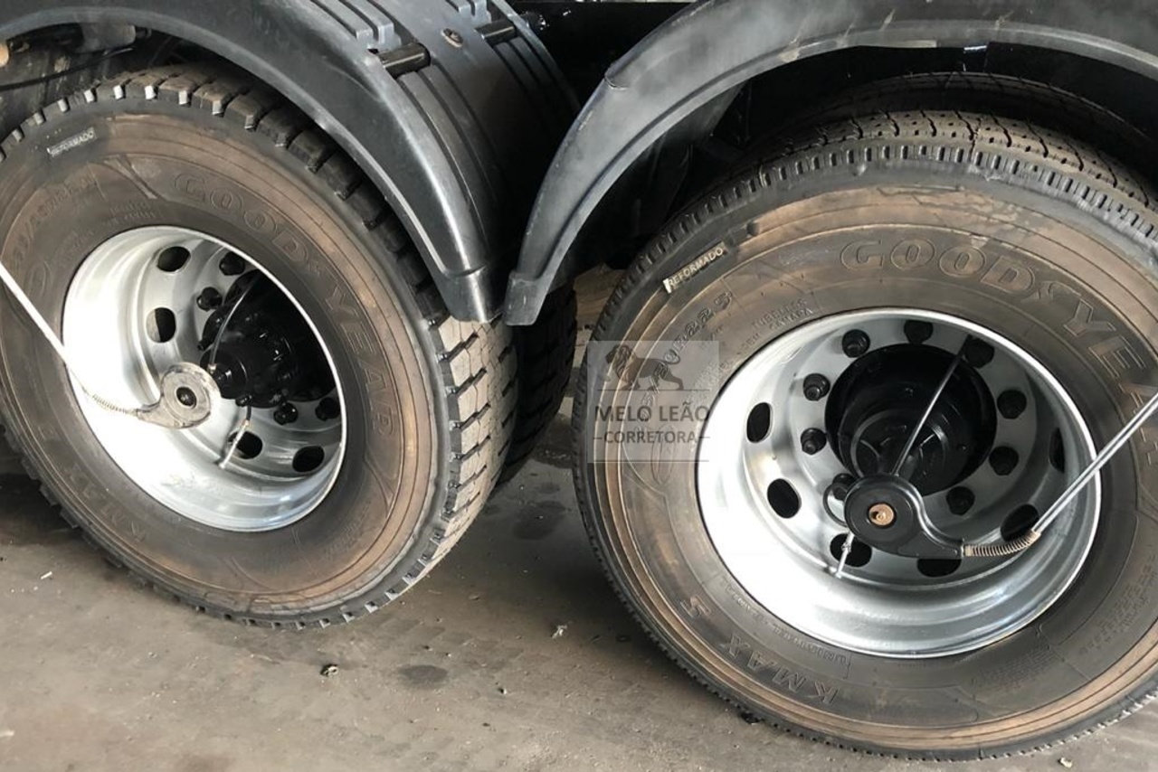 Volkswagen 19-320 Titan - 09/09 8