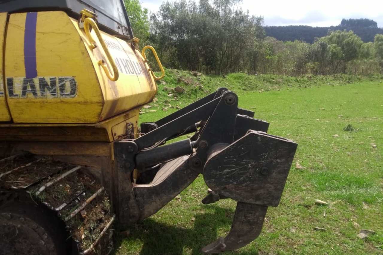 New Holland D140 - 12/12 7