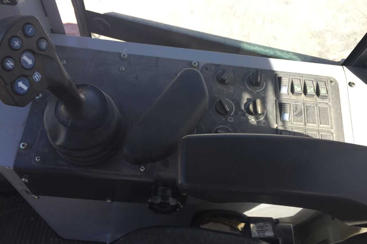 New Holland W130 - 13/13 3