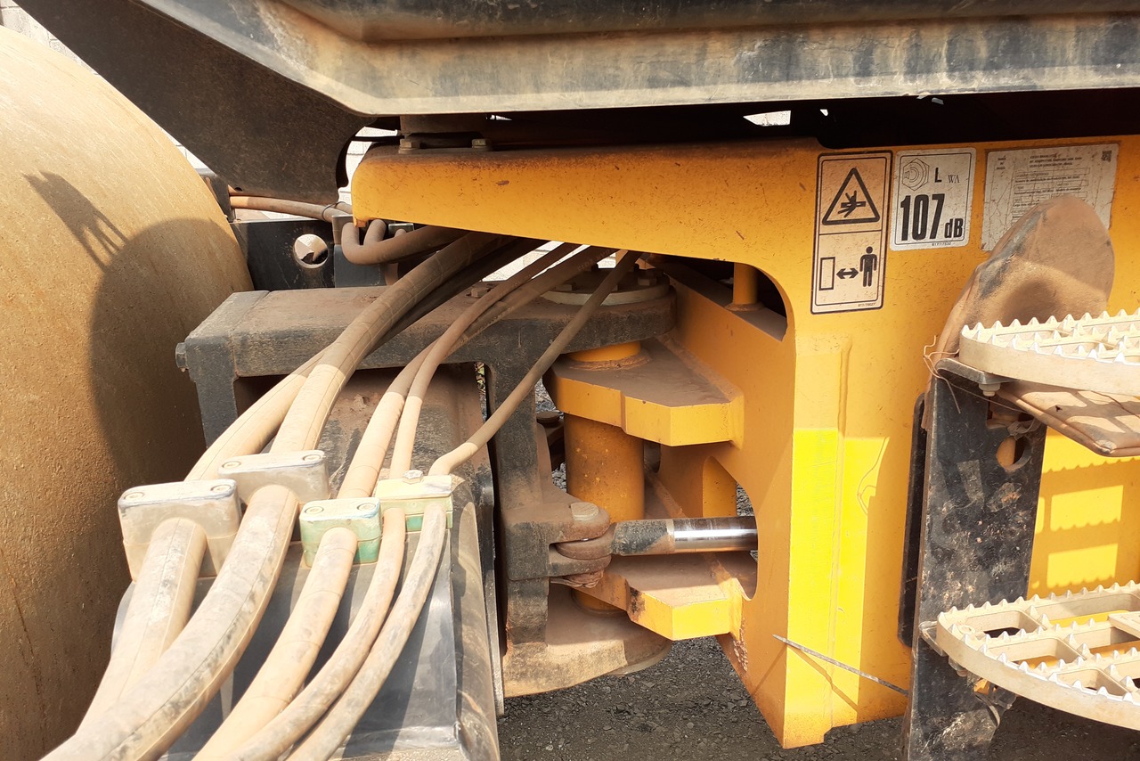 JCB Vibrador VM115 - 15/15 7