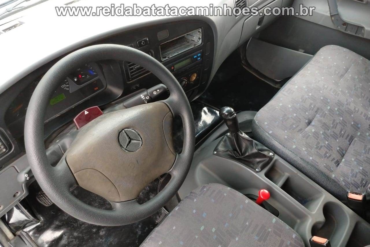Mercedes Benz Accelo 915 - 08/08 11