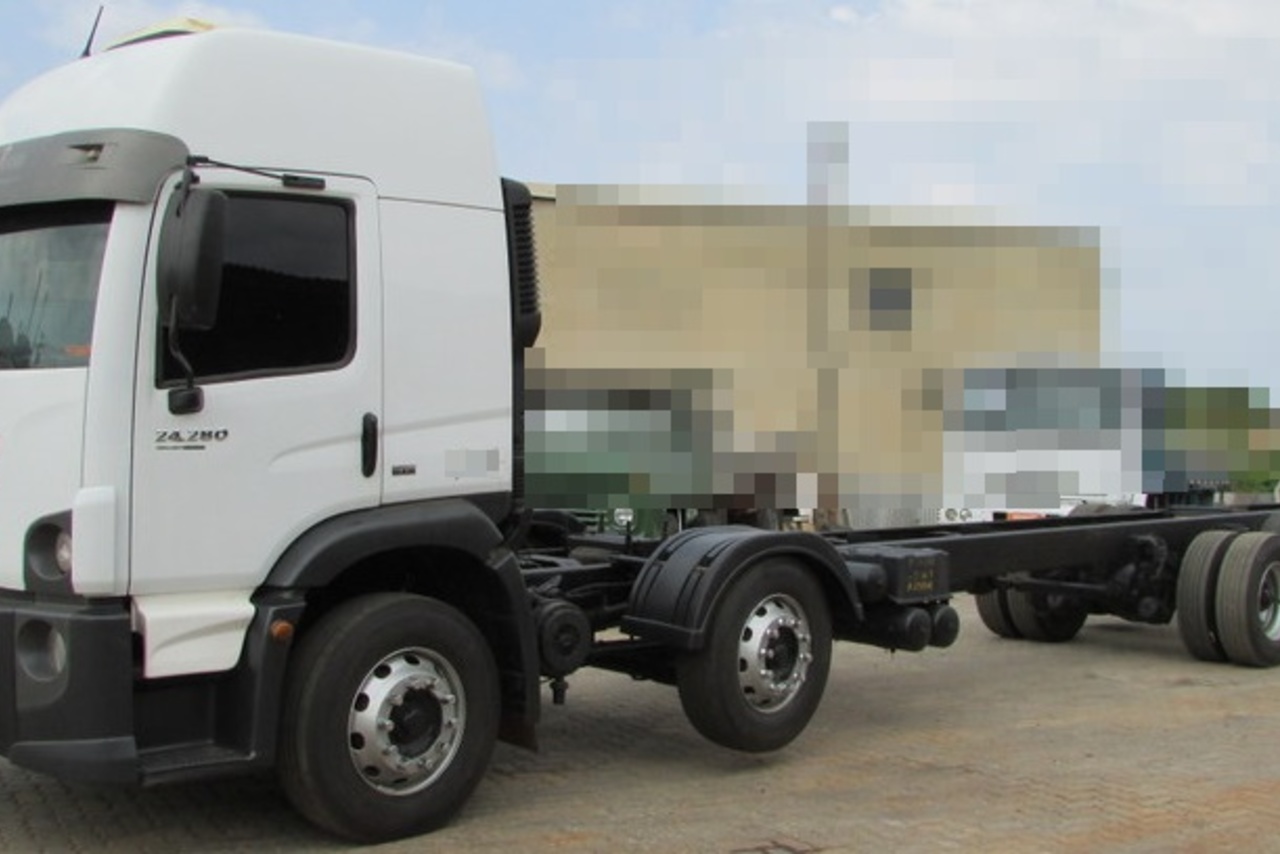 Volkswagen 24-280 E Constellation 6x2 - 16/16 7