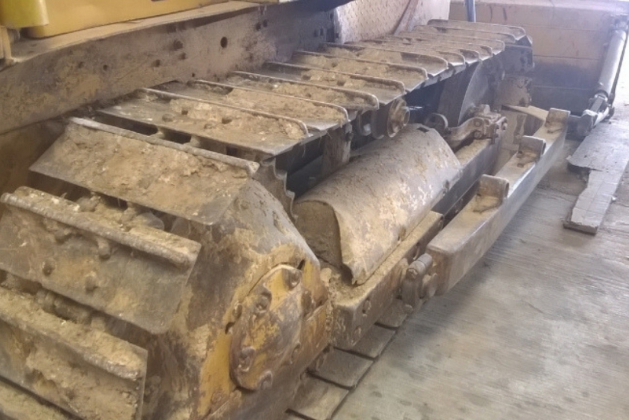 Caterpillar D4E - 80 3