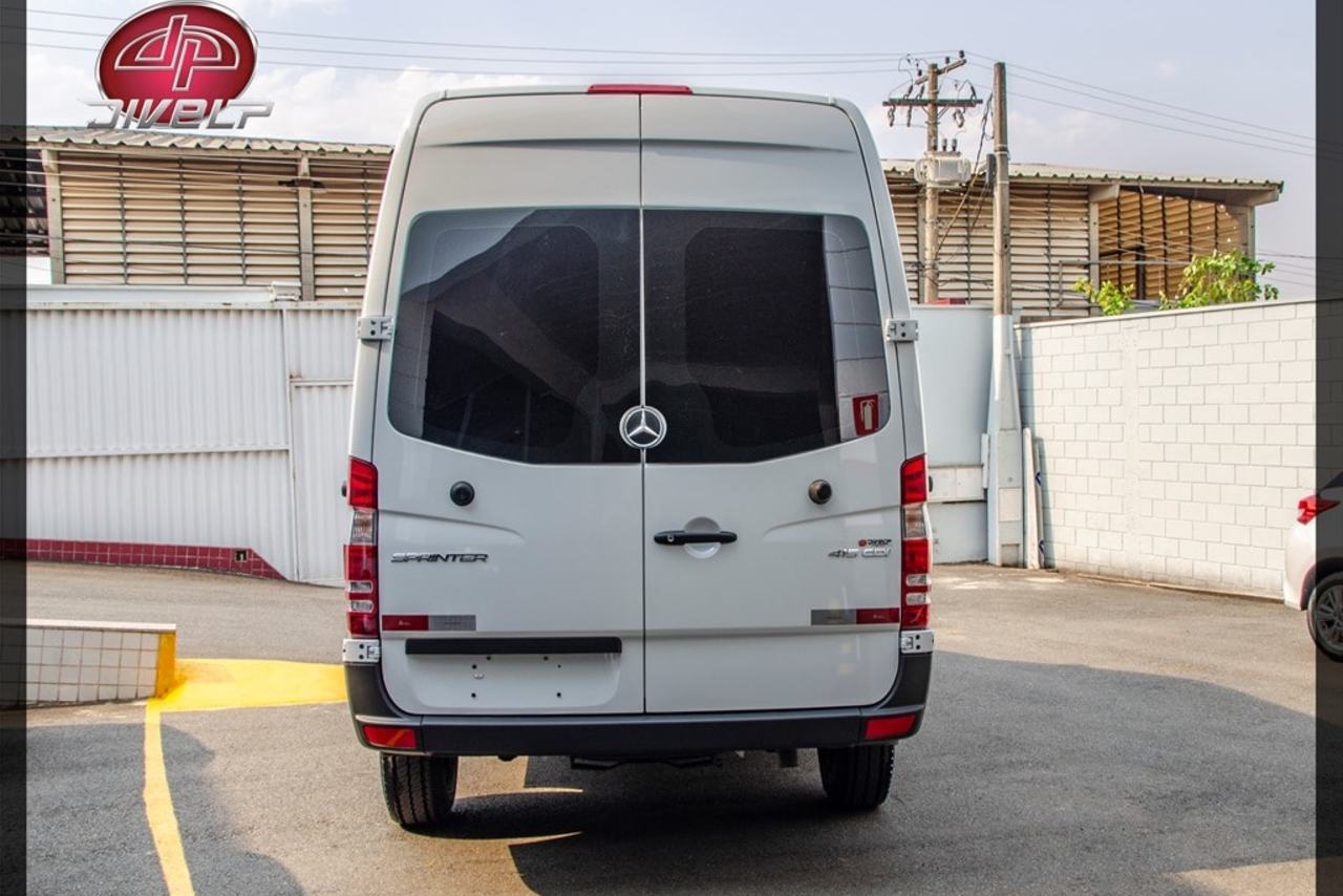 Mercedes Benz 415 - 18/19 9