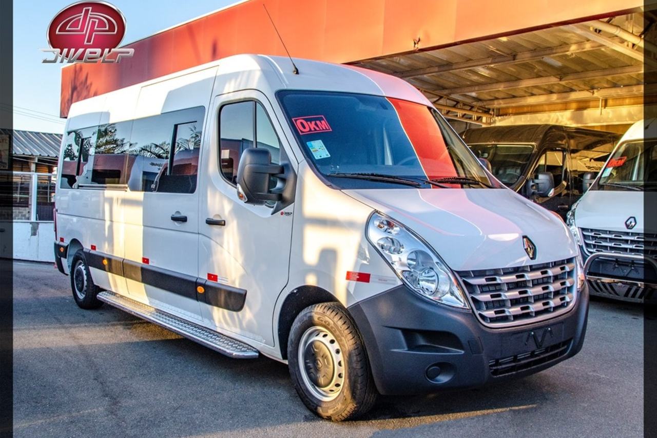 Renault Master Minibus - 18/19 3