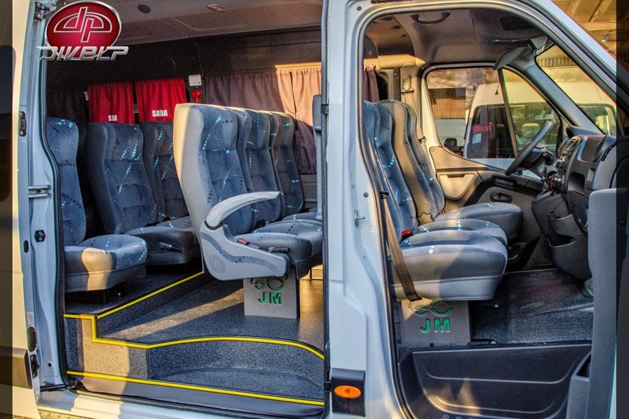 Renault Master Minibus - 18/19 8
