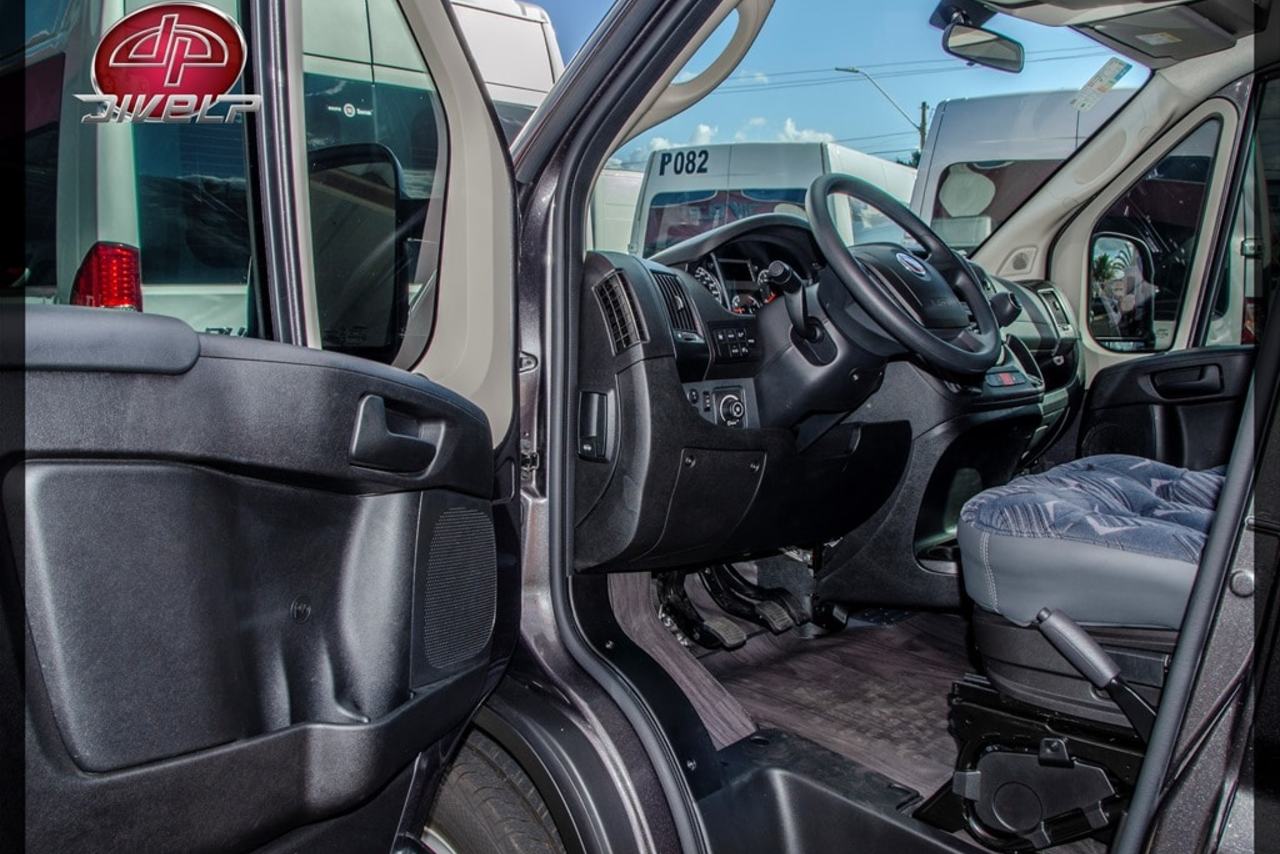 Fiat Ducato Passageiro - 18/19 3