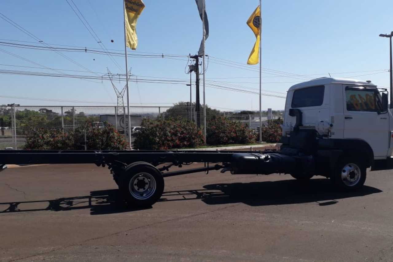 Volkswagen 8 160 - 15/16 18