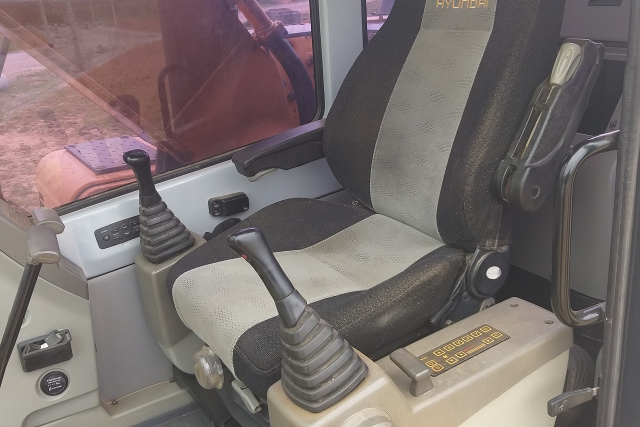 Hyundai R210LC-7 - 11/11 4
