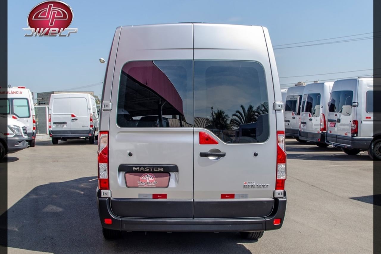 Renault Master Executive - 18/19 9