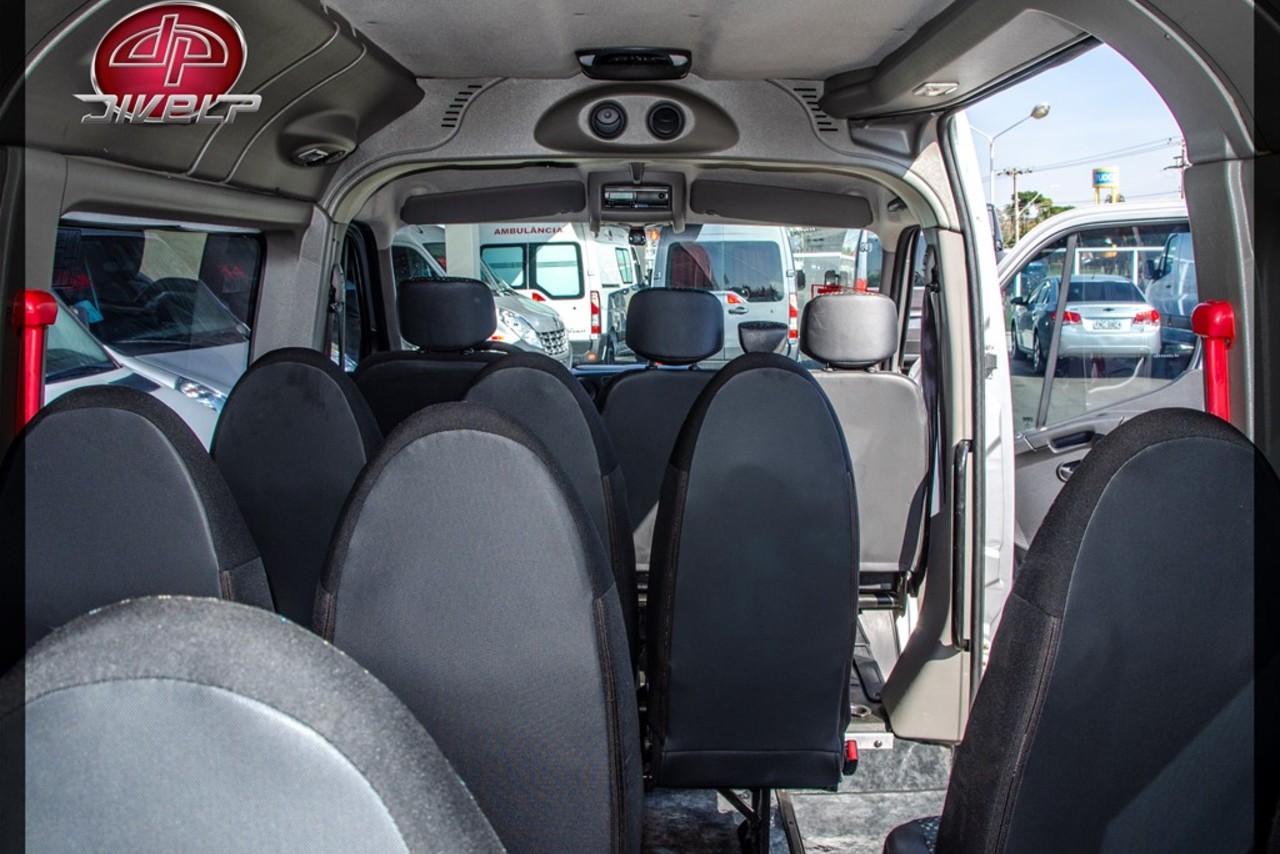 Renault Master Minibus - 14/15 3