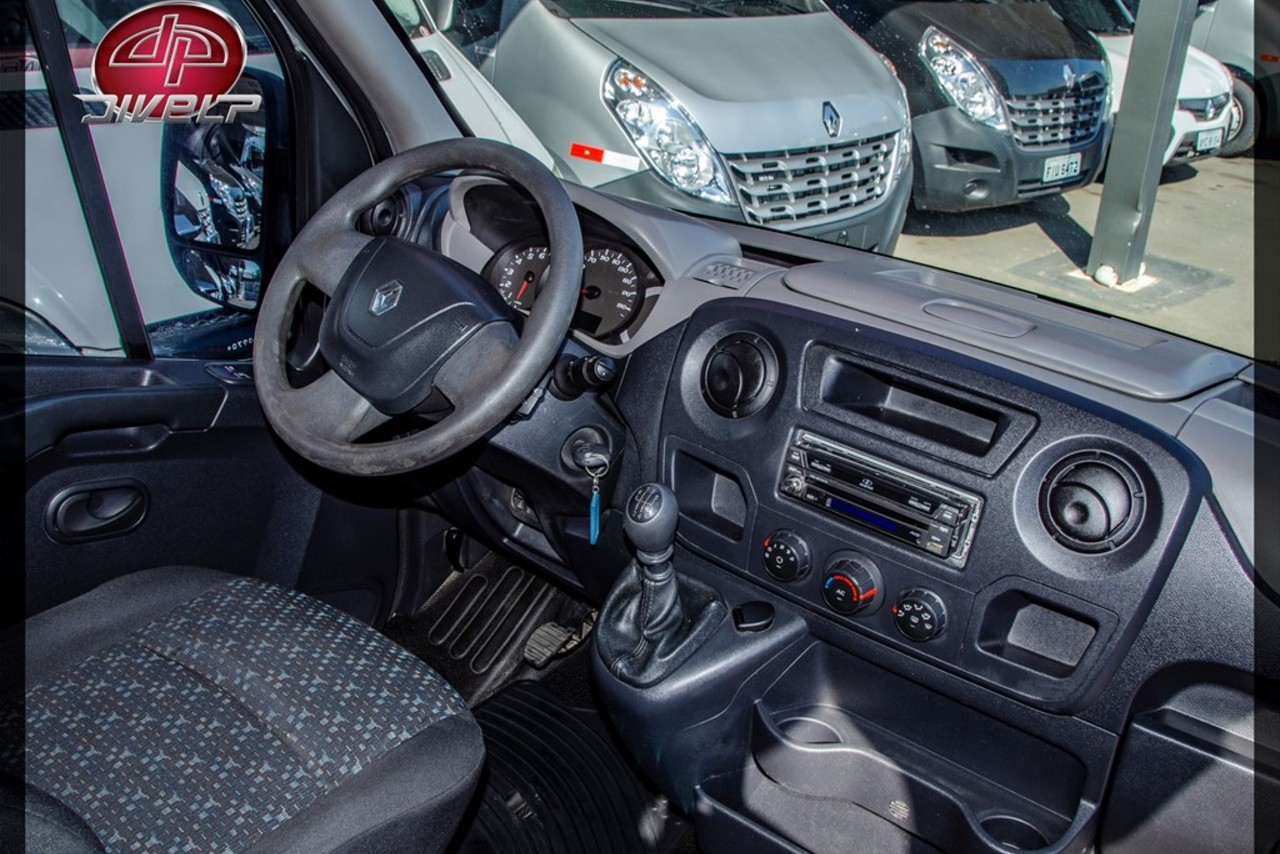 Renault Master Minibus - 14/15 5