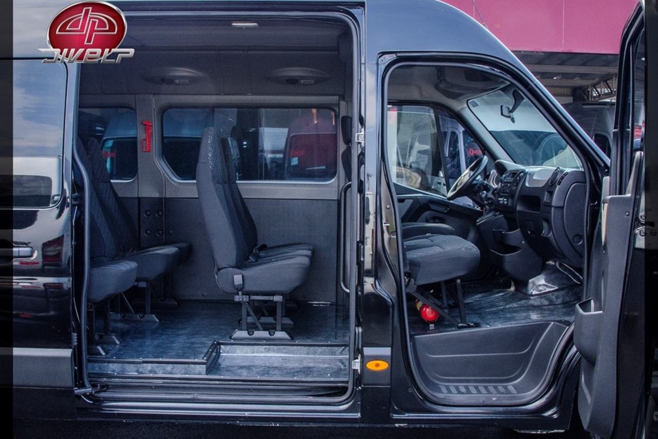 Renault Master Minibus - 15/16 3
