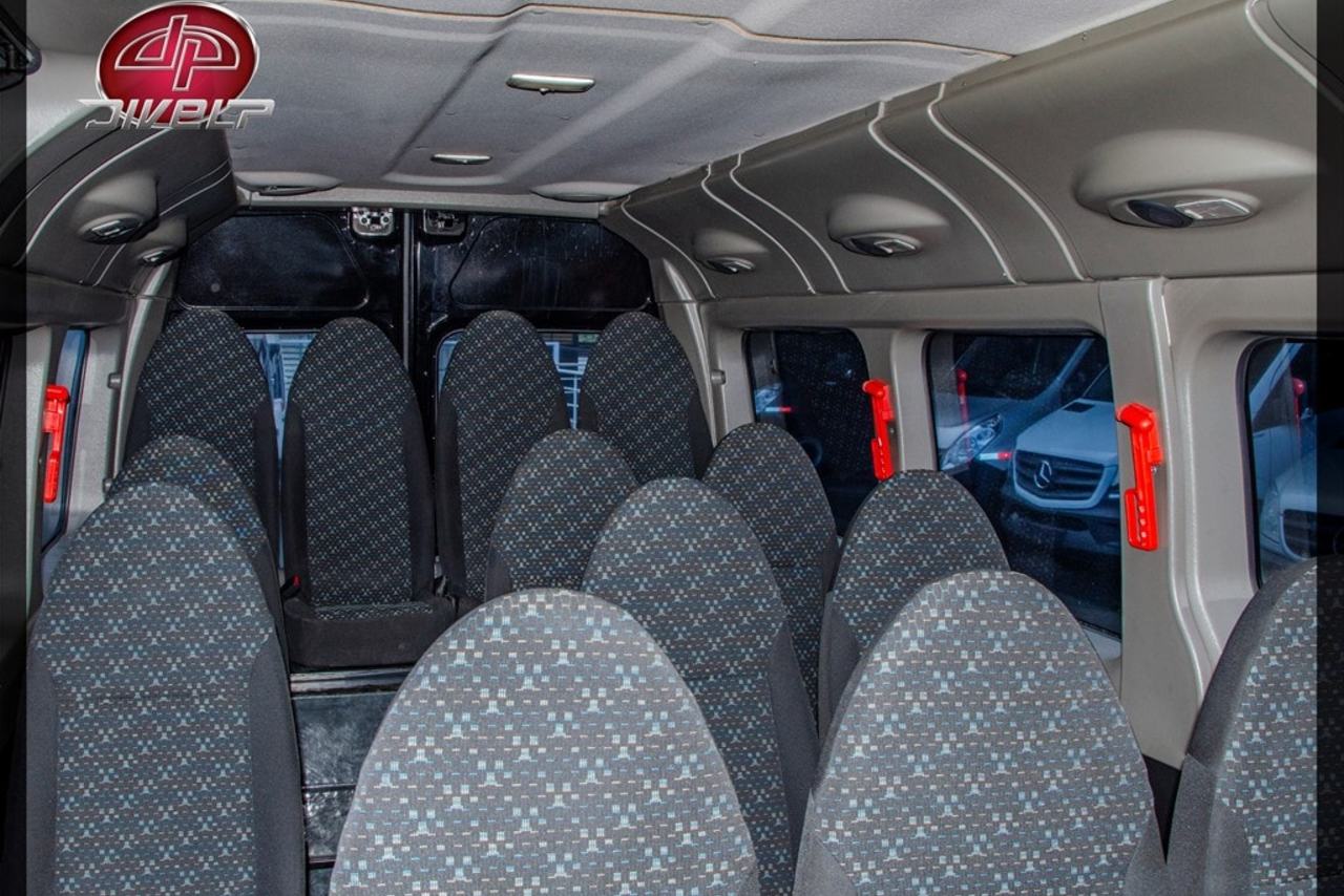 Renault Master Minibus - 15/16 5