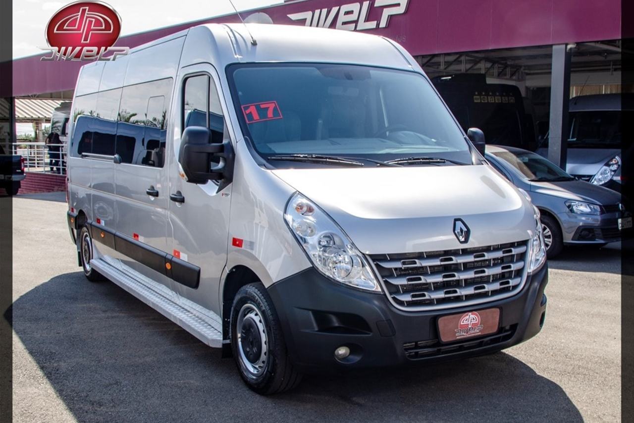Renault Master Minibus - 16/17 4