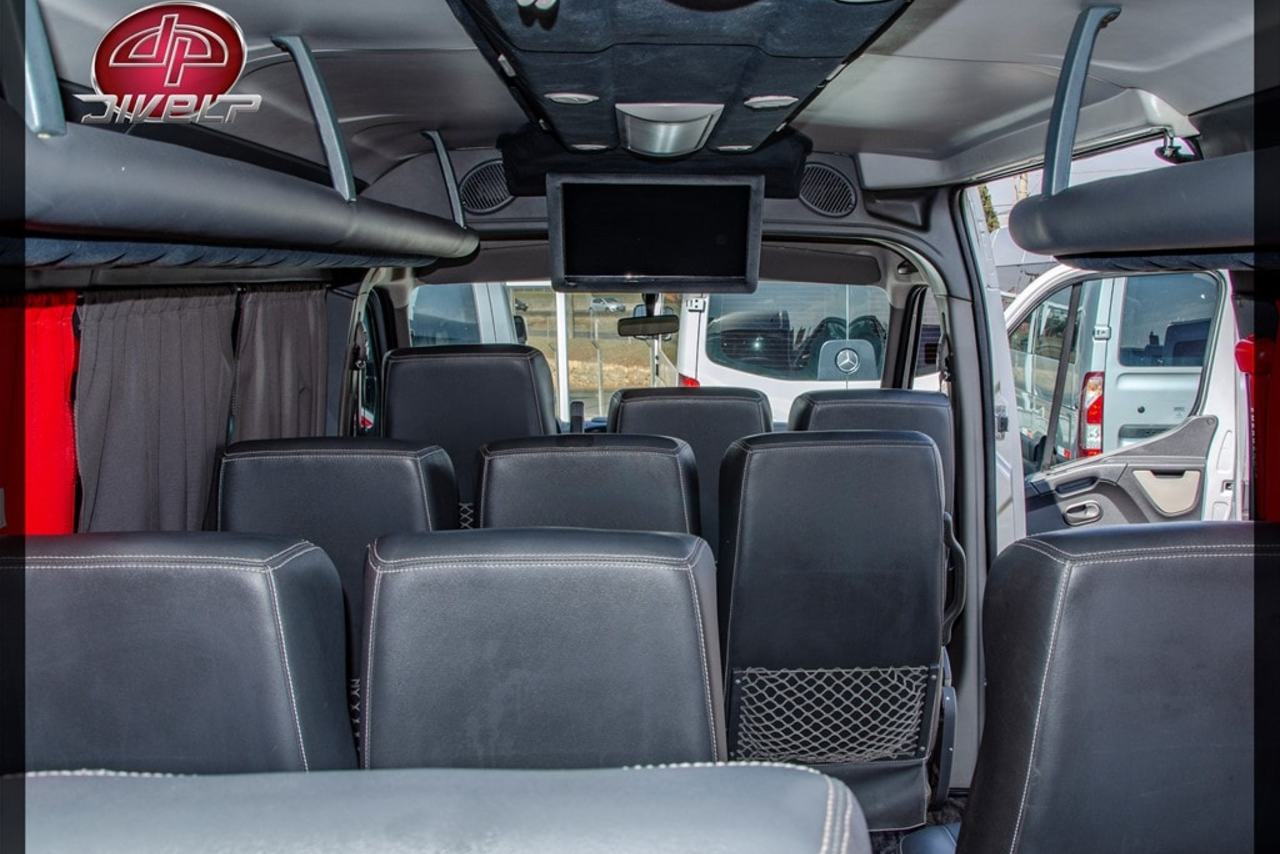 Renault Master Minibus - 16/17 7
