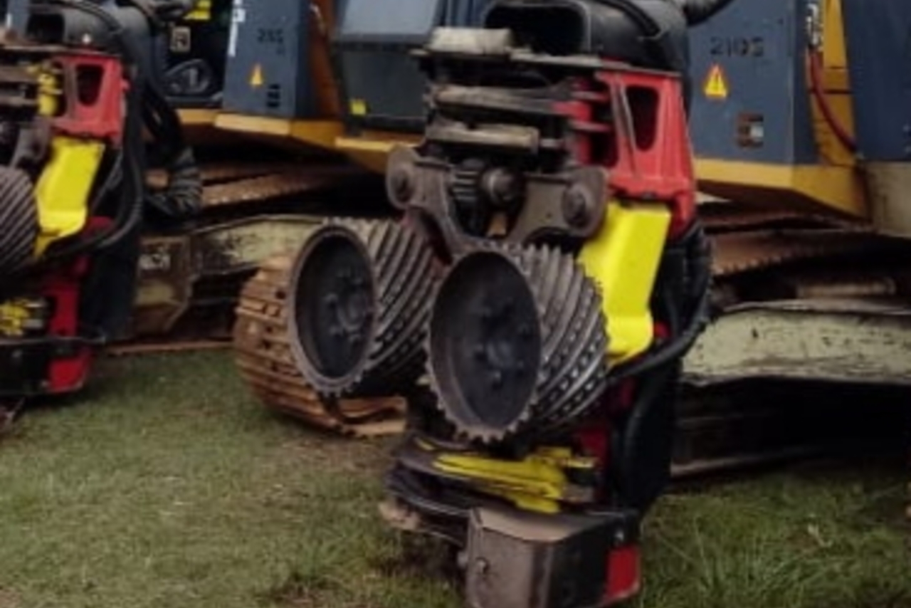 John Deere Hidráulica 210G LC - 16/16 4