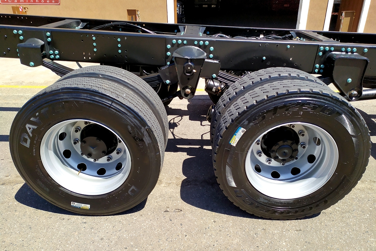 Mercedes Benz MB 2324 - 16/16 11