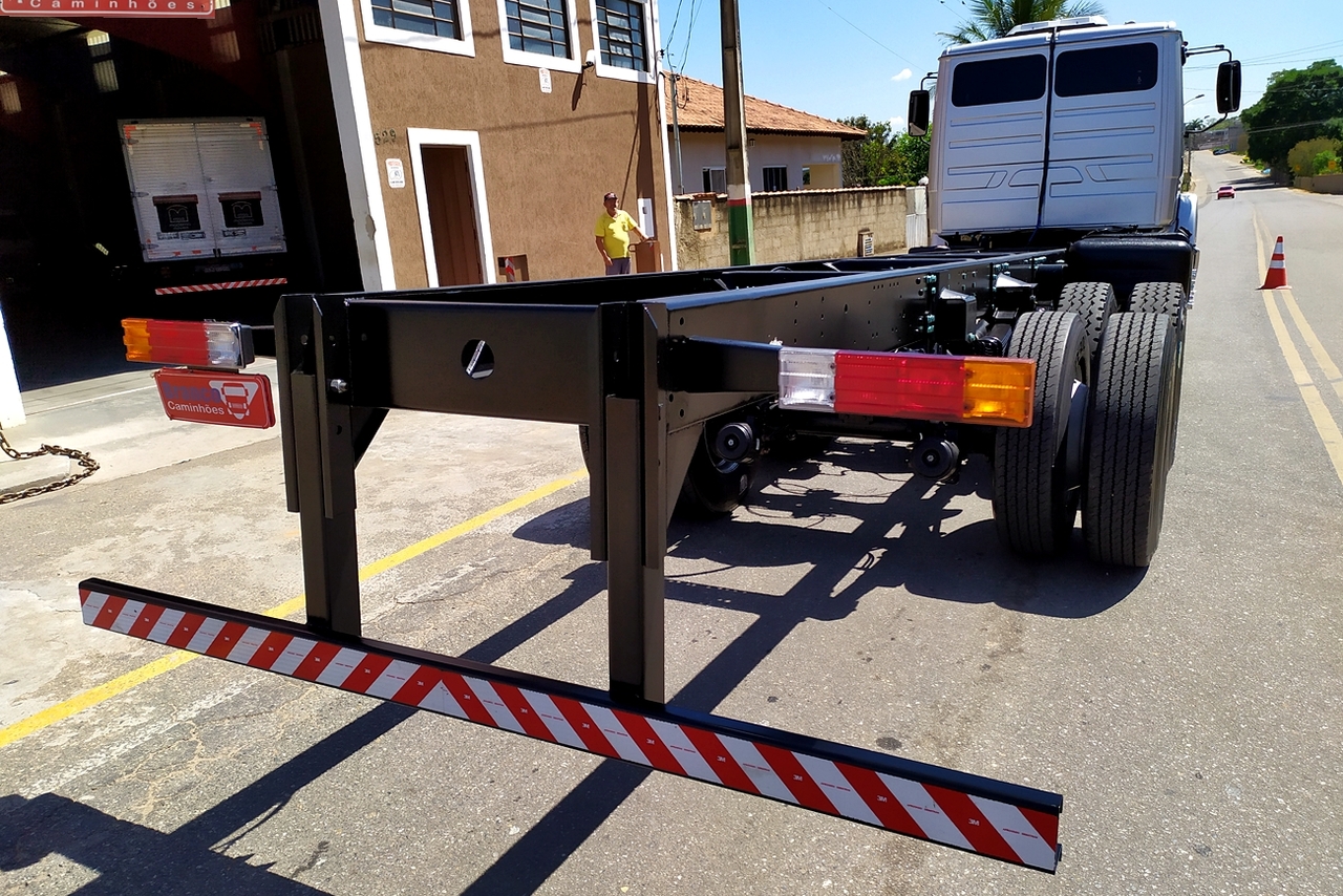 Mercedes Benz MB 2324 - 16/16 12
