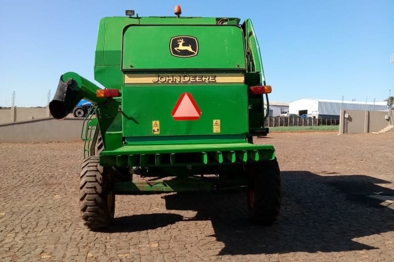 John Deere 1550 - 02/02 4