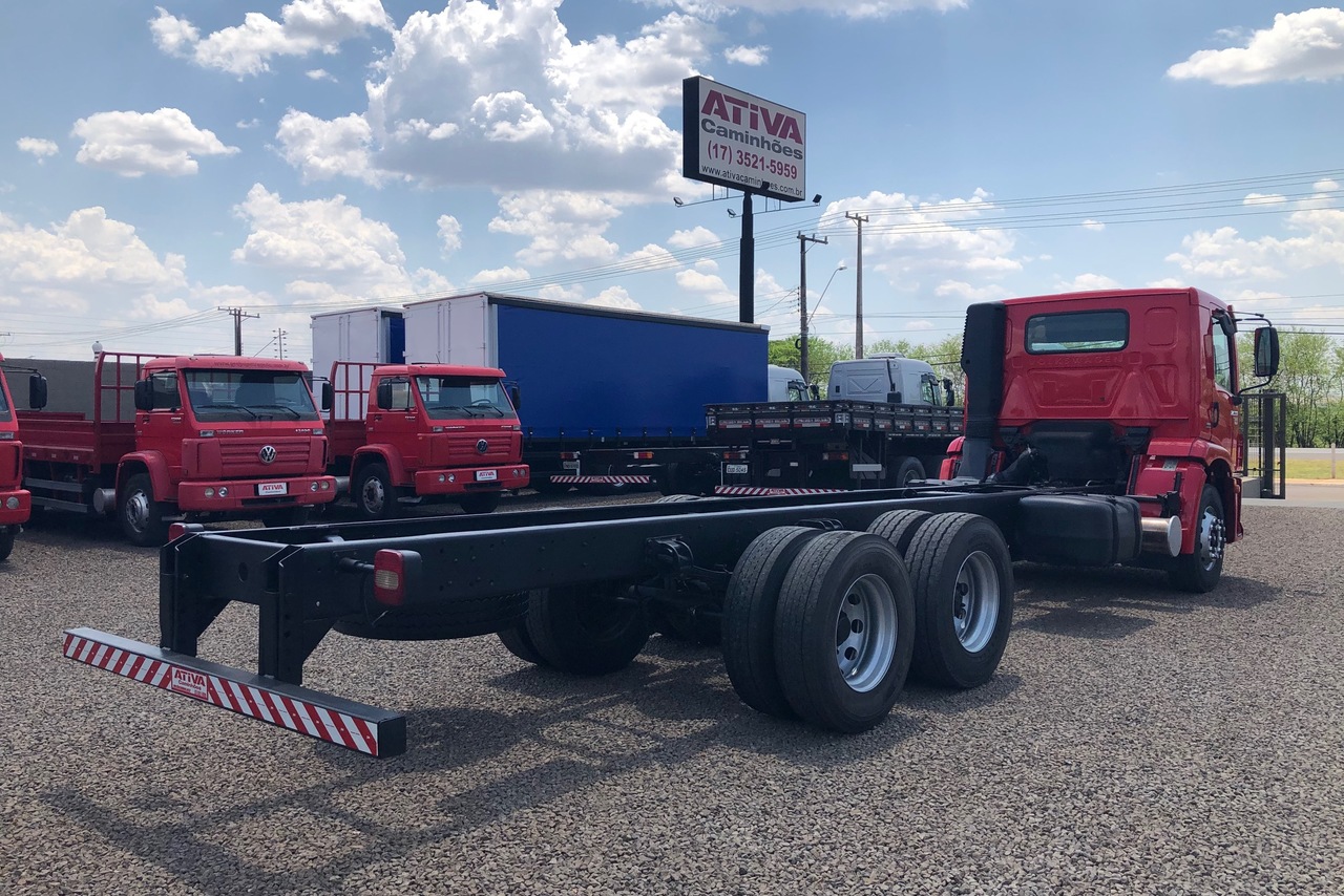 Volkswagen 24-280 E Constellation 6x2 - 12/13 3