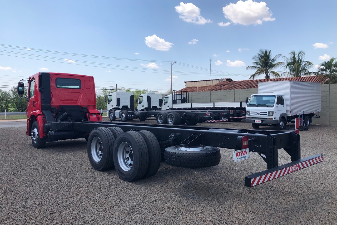 Volkswagen 24-280 E Constellation 6x2 - 12/13 6