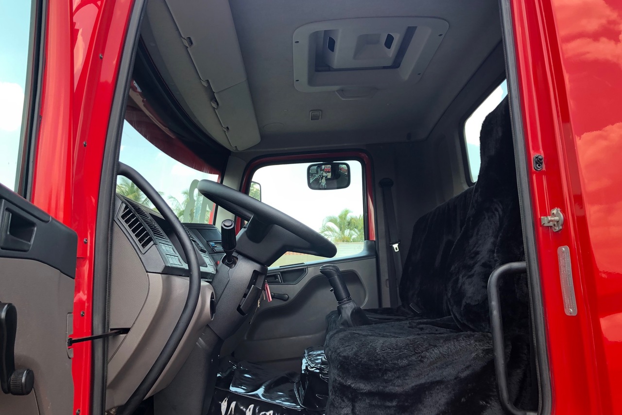 Volkswagen 24-280 E Constellation 6x2 - 12/13 7