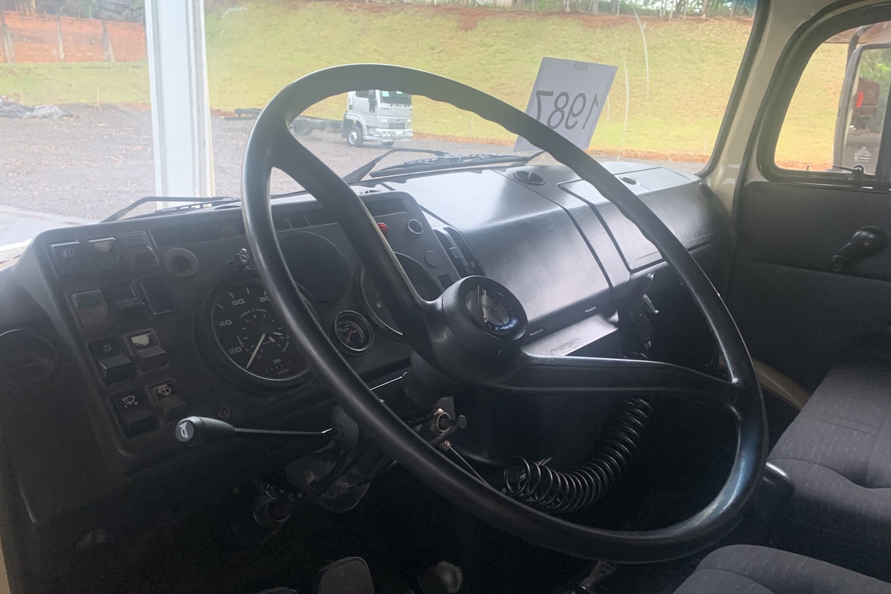 Mercedes Benz MB 1513 - 87/87 12