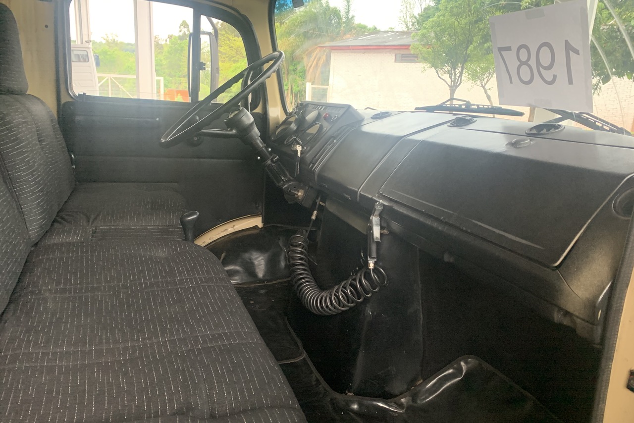 Mercedes Benz MB 1513 - 87/87 15