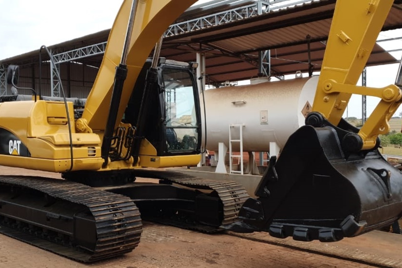Caterpillar 320D - 07/08 5