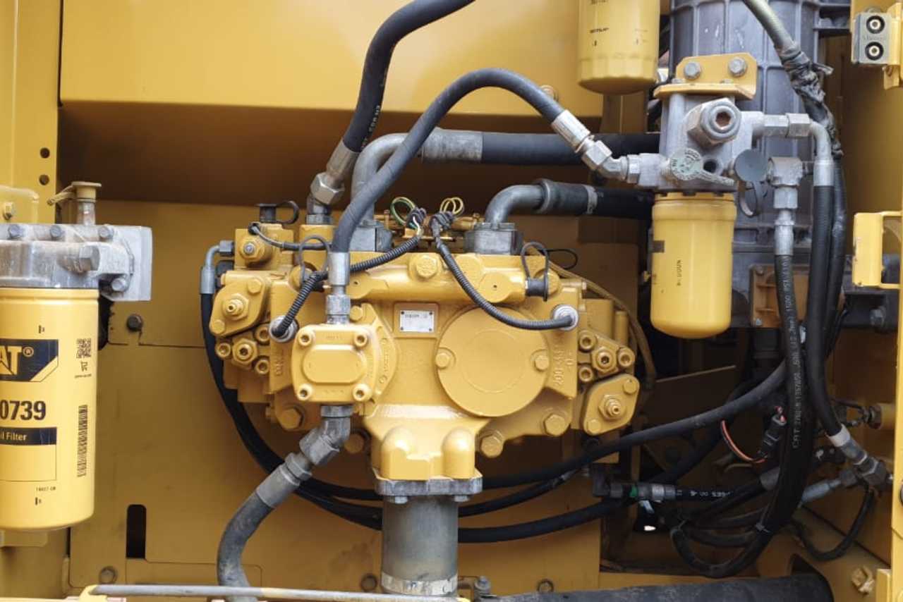 Caterpillar 320D - 07/08 6