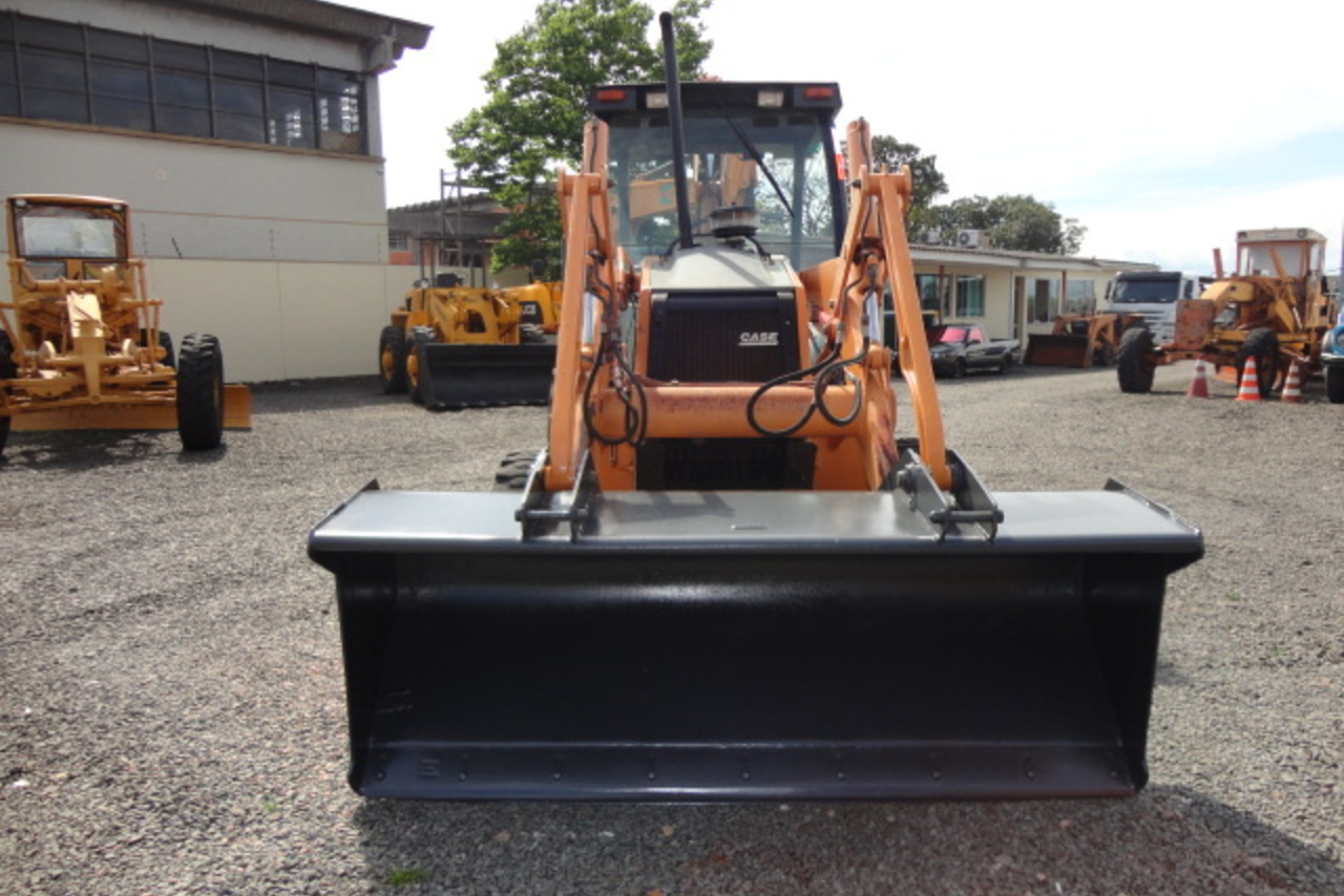 Case 580M - 08/08 5