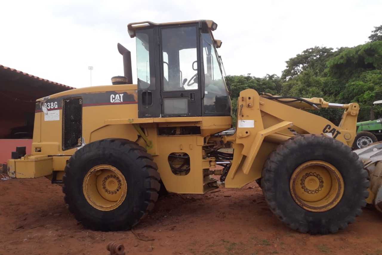 Caterpillar  938 - 02/02 10