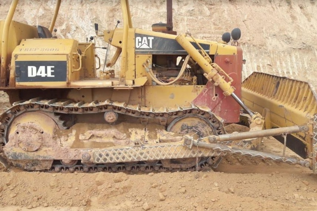 Caterpillar D4E - 86/86 5