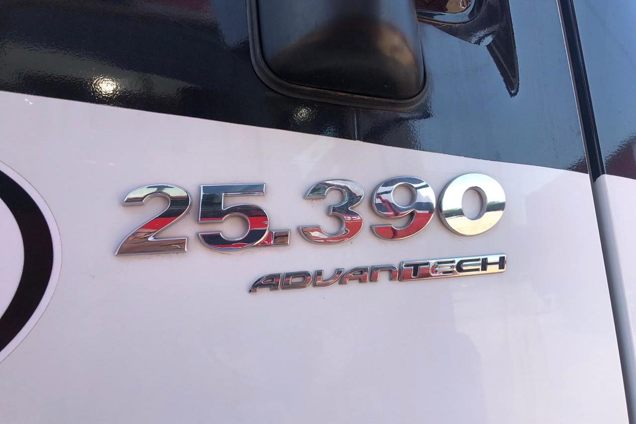 Volkswagen 25 390 - 12/12 2