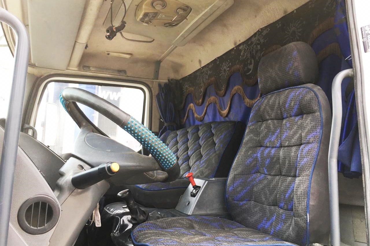 Mercedes Benz MB 1418 - 04/05 9
