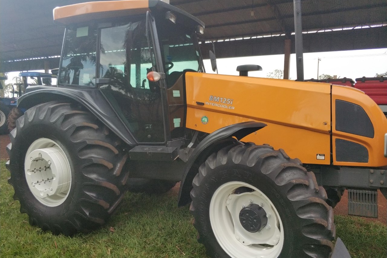 Valtra BM 125 - 0 2