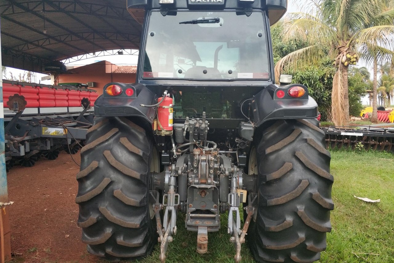 Valtra BM 125 - 0 3